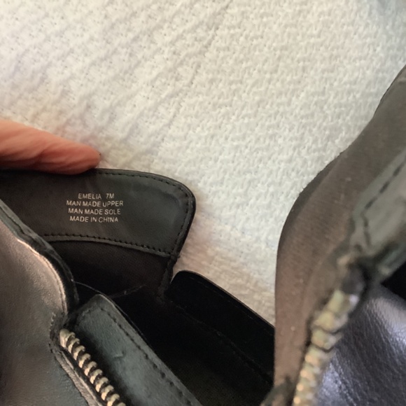 EUC Kari Blue Black Ankle Bootie stylish - Picture 12 of 12